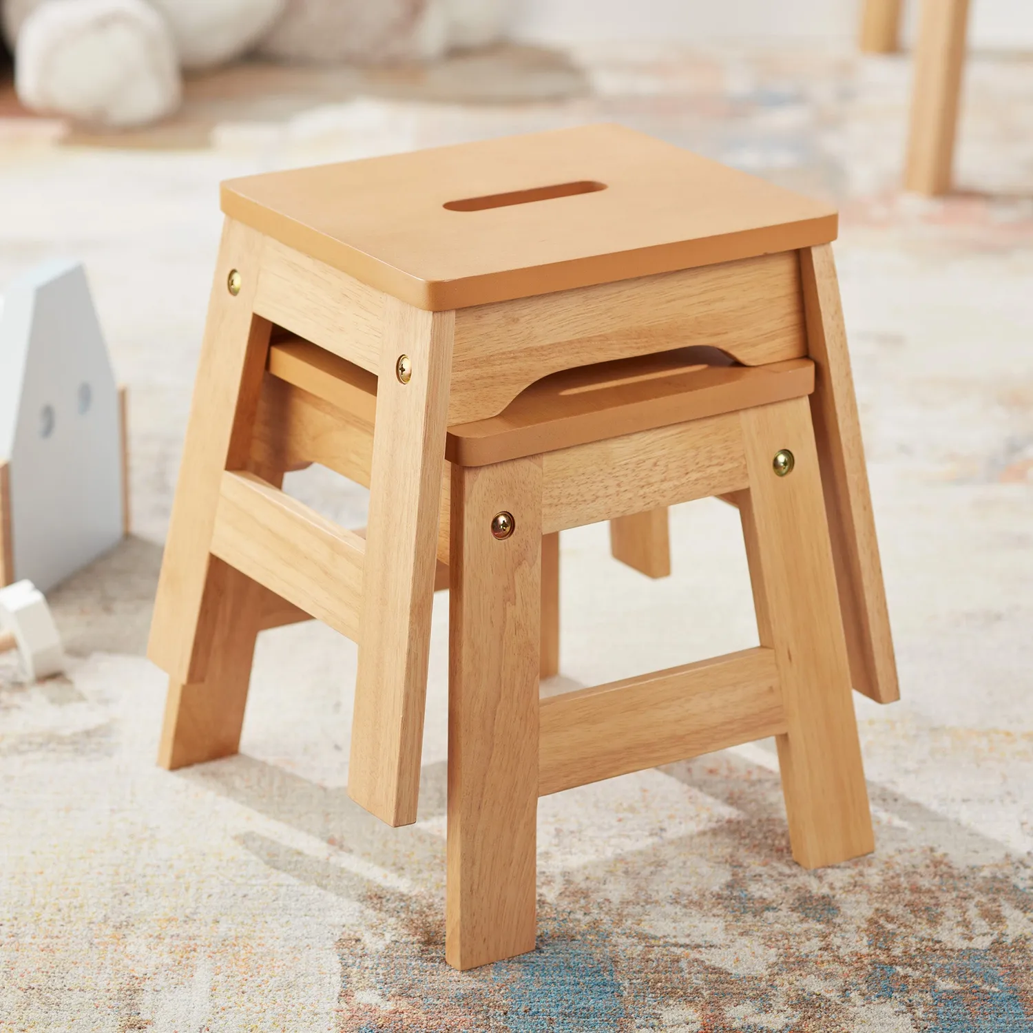 Melissa & Doug Wooden Stools kinderkrukjes set van 2 stapelbaar