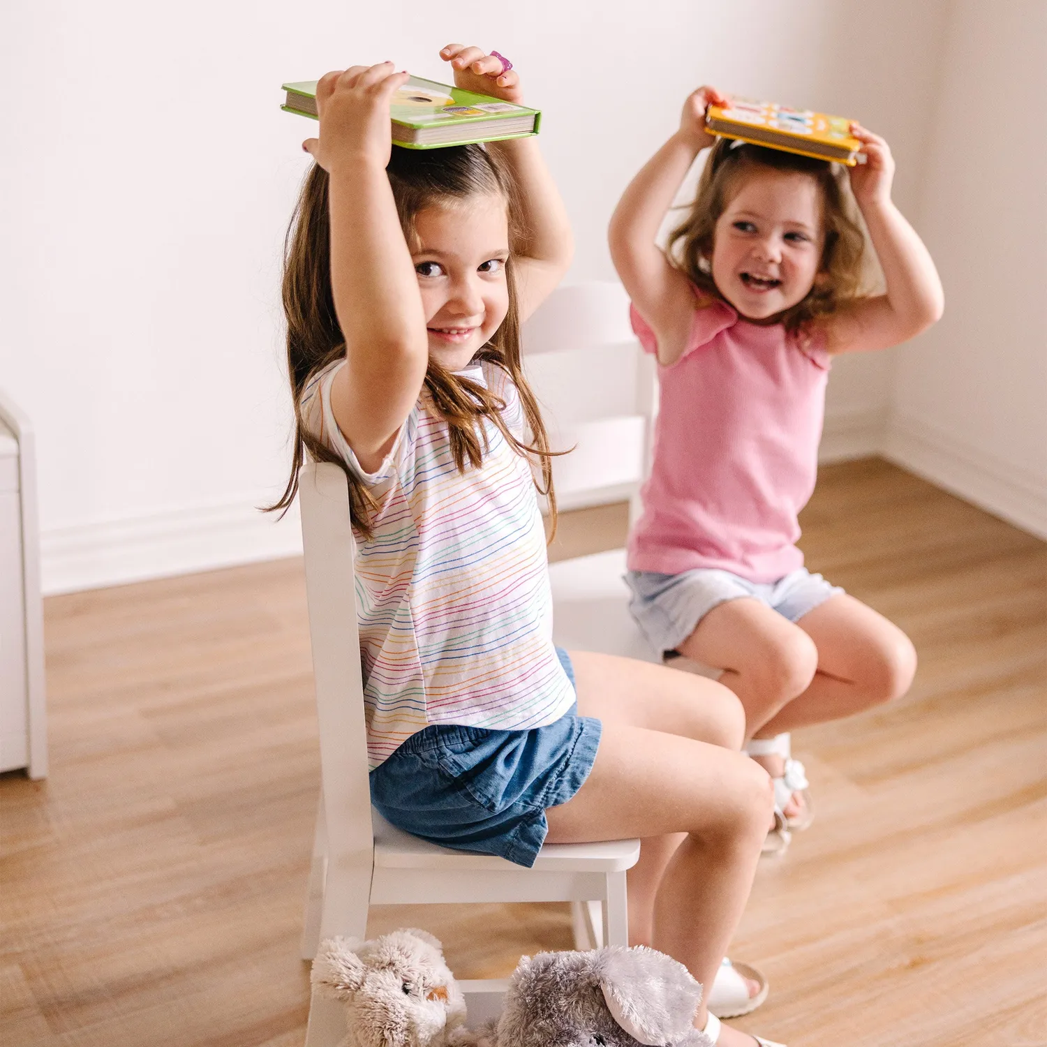 Melissa & Doug Wooden Chair Pair witte kinderstoelen 2 stuks