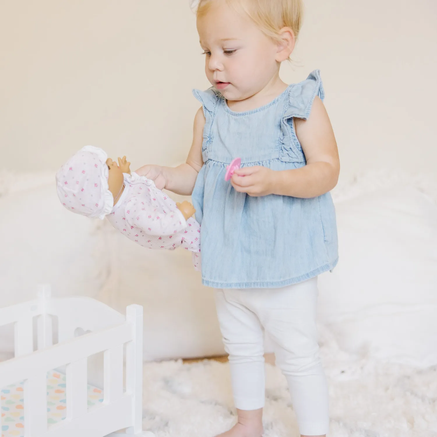 Melissa & Doug Mine to Love poppenwieg hout wit