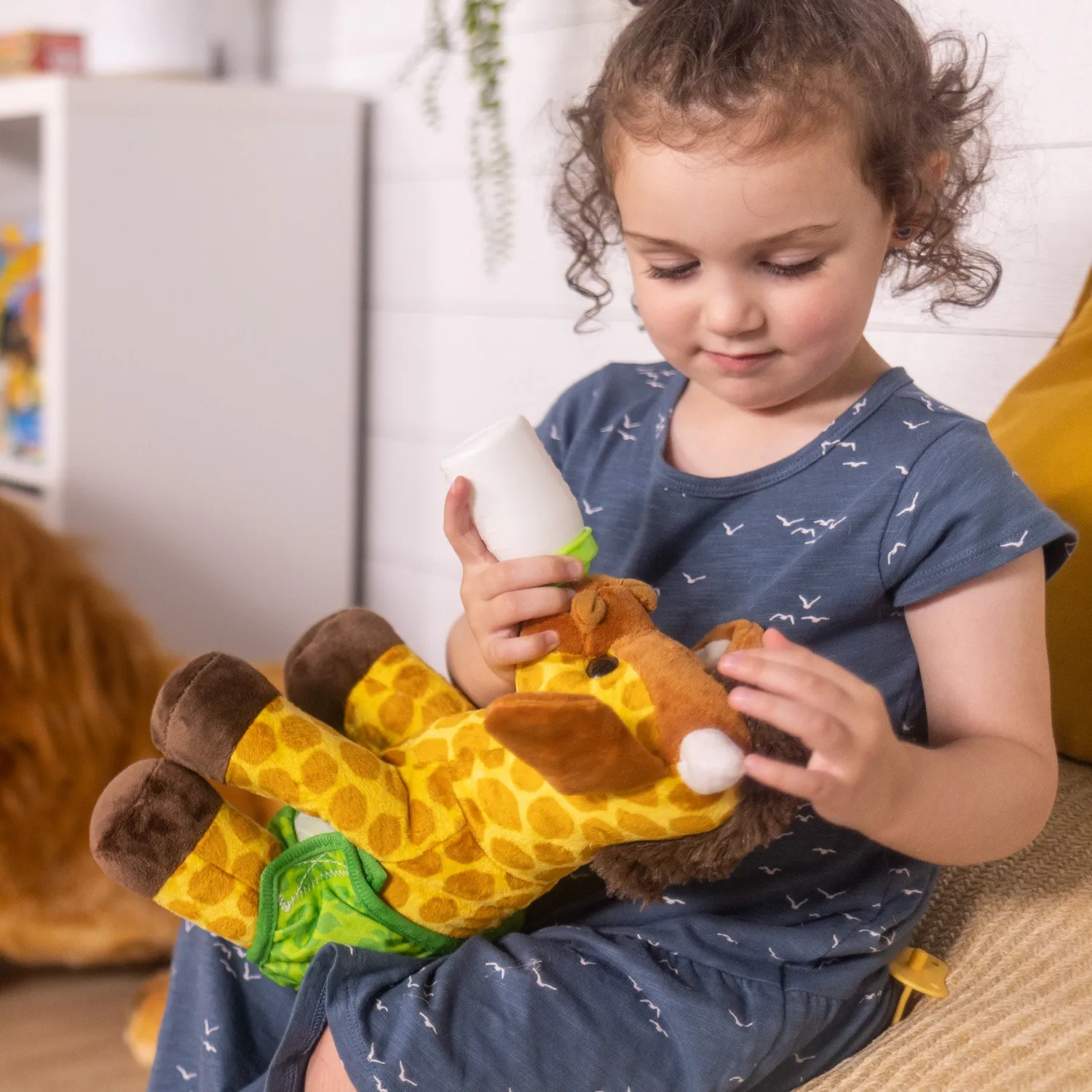 Melissa & Doug Baby Giraffe knuffel pluche 28 cm met flesje