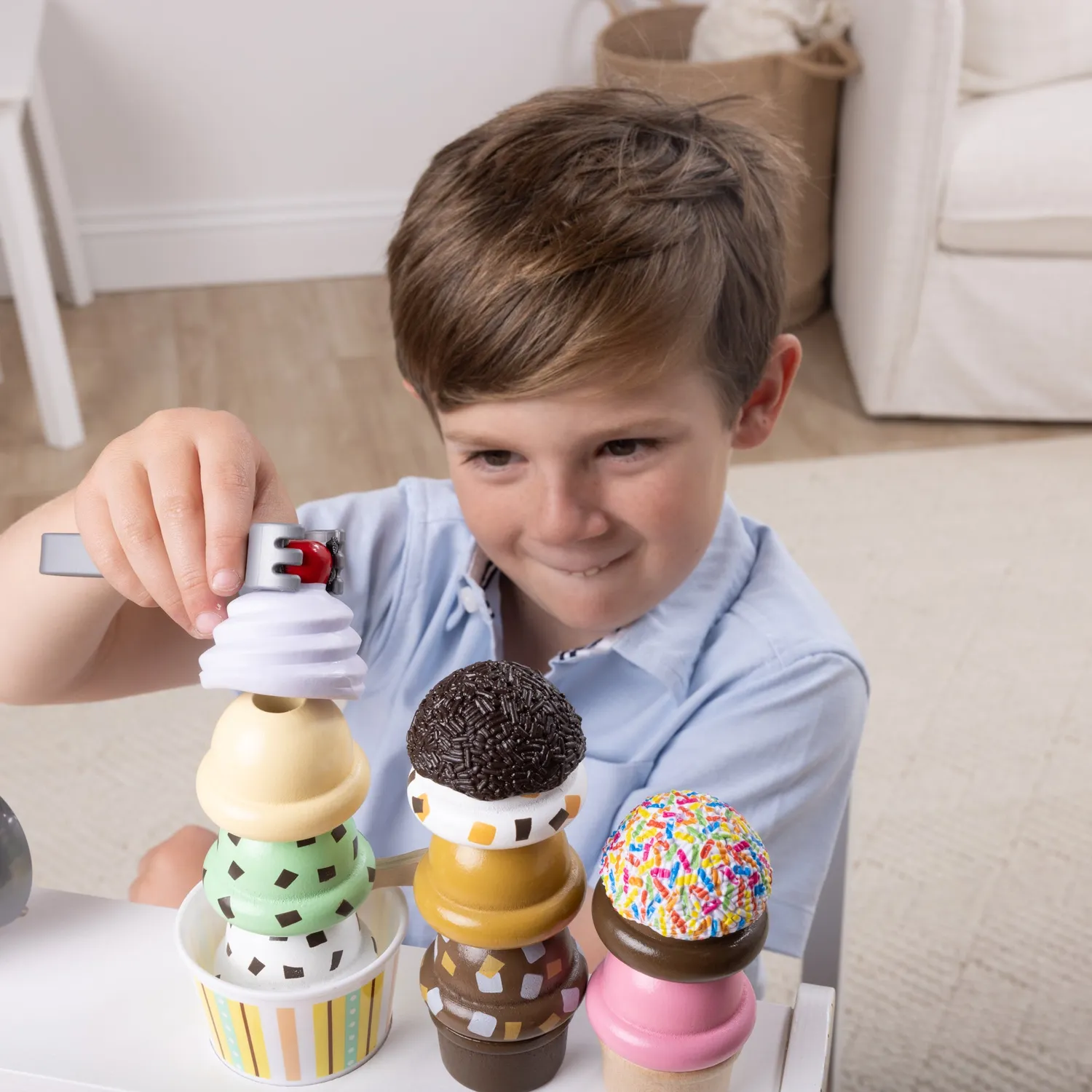 Melissa & Doug Scoop & Serve Ice Cream Counter ijswinkel 28-delig hout
