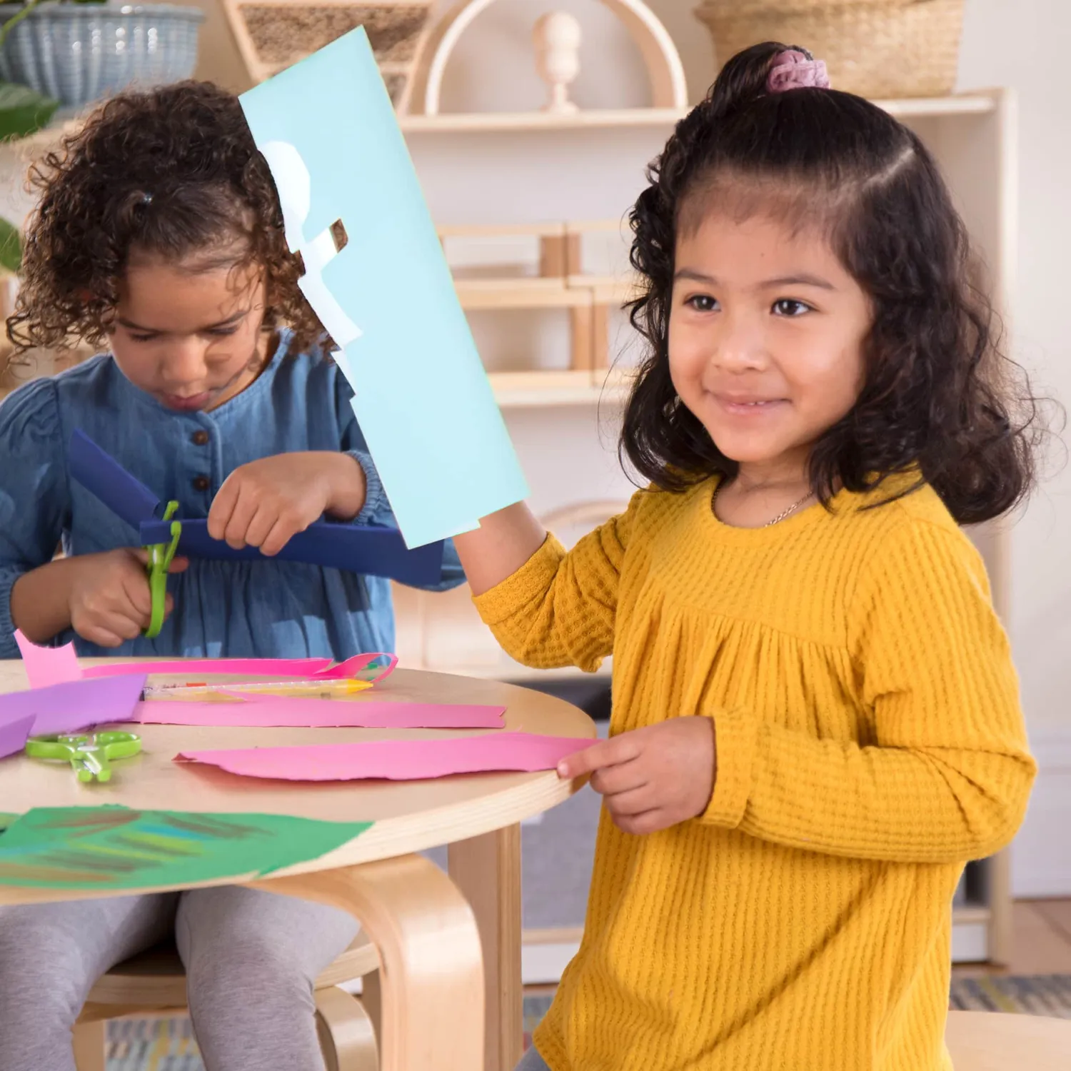Guidecraft Nordic Peuter Tafel met Krukken Set Grijs Stapelbaar