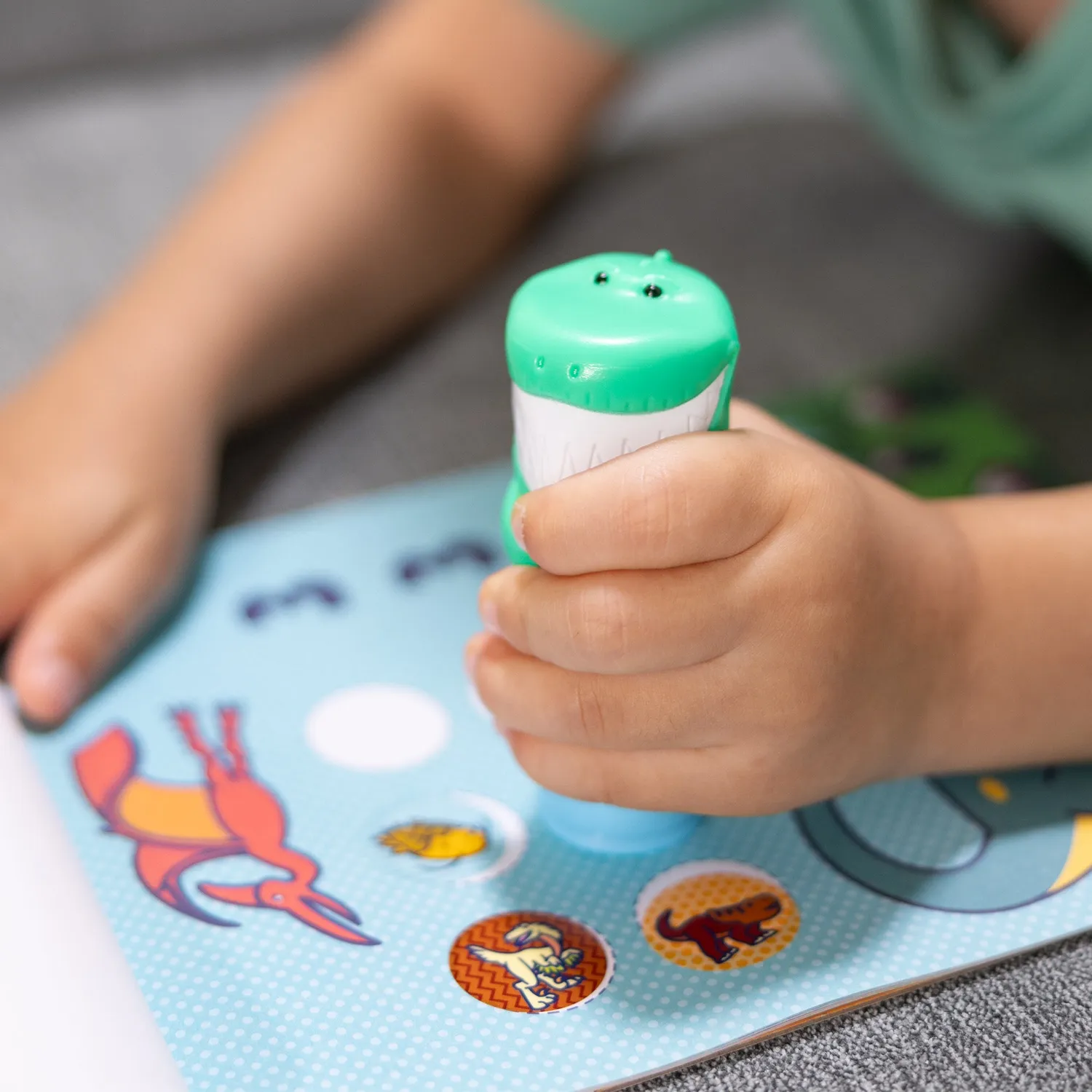 Melissa & Doug Sticker WOW Dinosaurus Stickerboek met Stamper