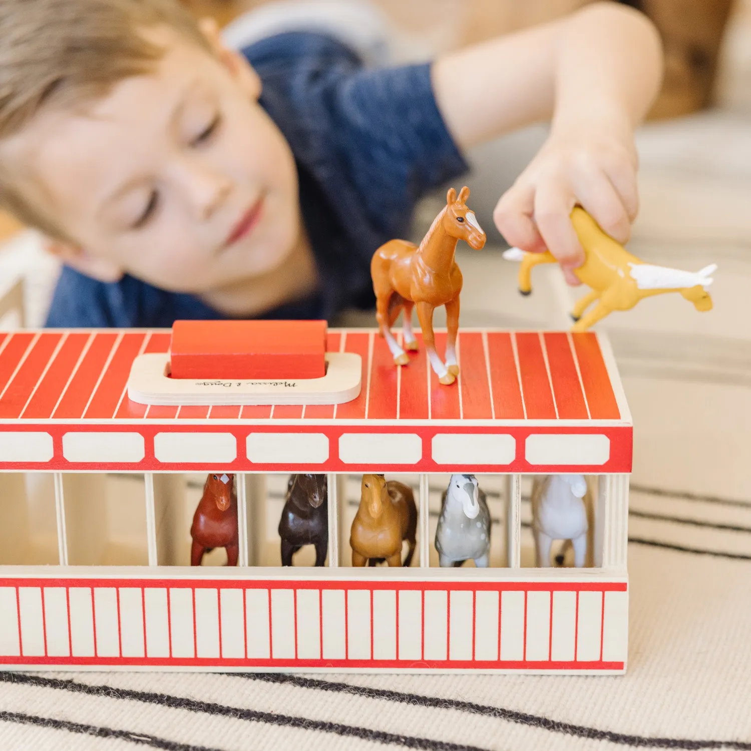 Melissa & Doug Take-Along Show-Horse Stable paardenstal 8 paarden