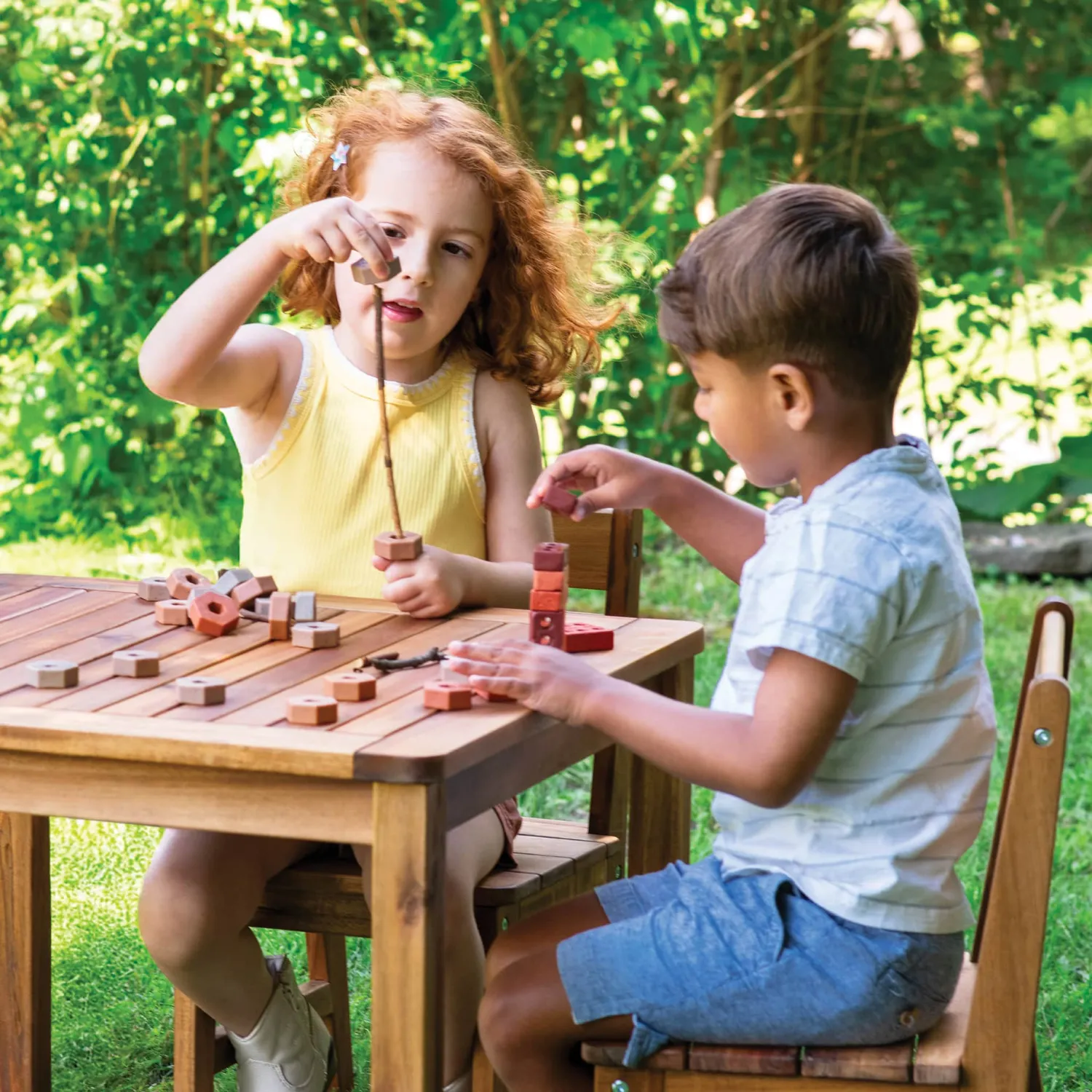 Guidecraft Acadia Outdoor tafel met stoelen 3-delig acacia