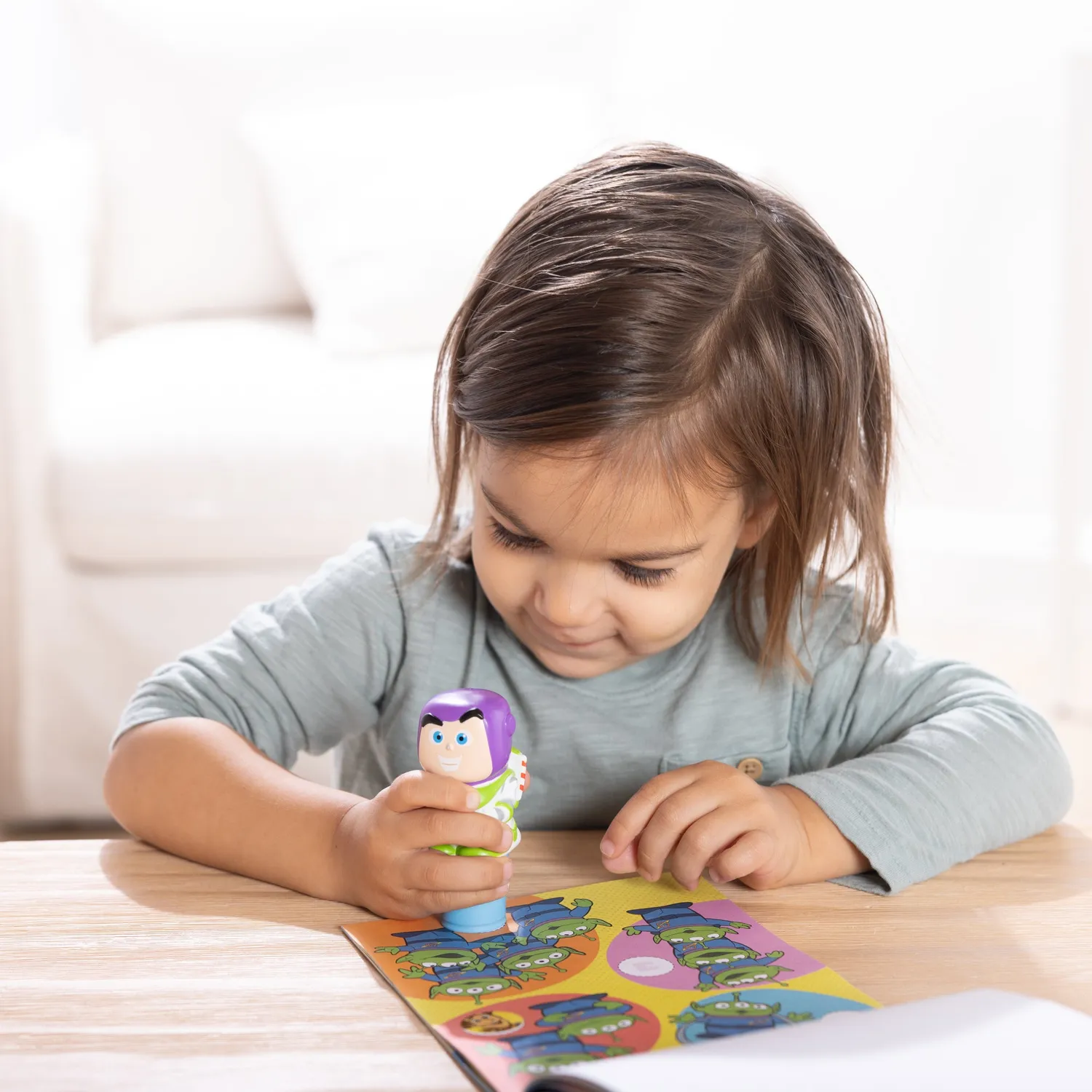 Melissa & Doug Sticker WOW! Buzz Lightyear stickerboek stamper