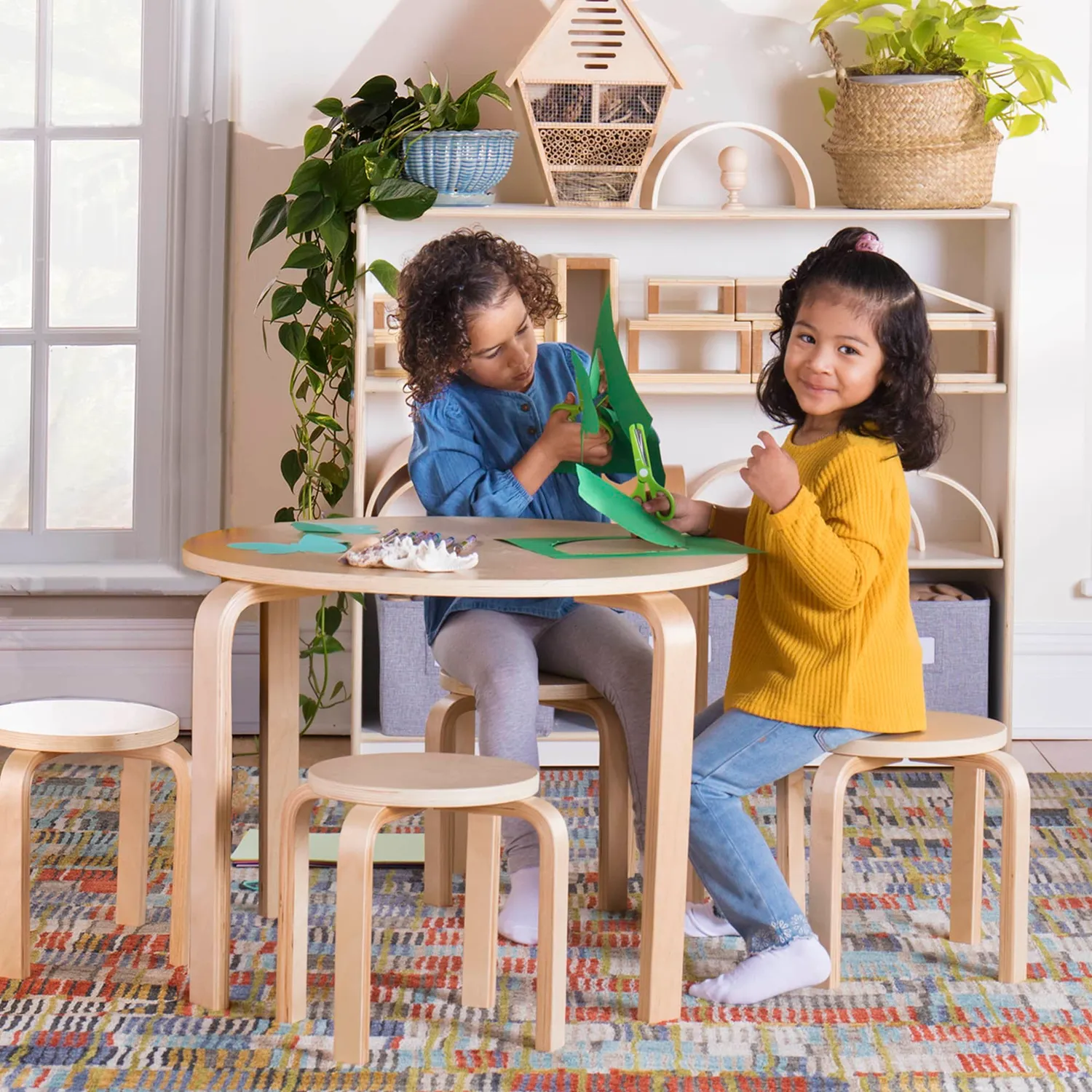 Guidecraft Nordic Peuter Tafel met Krukken Set Grijs Stapelbaar