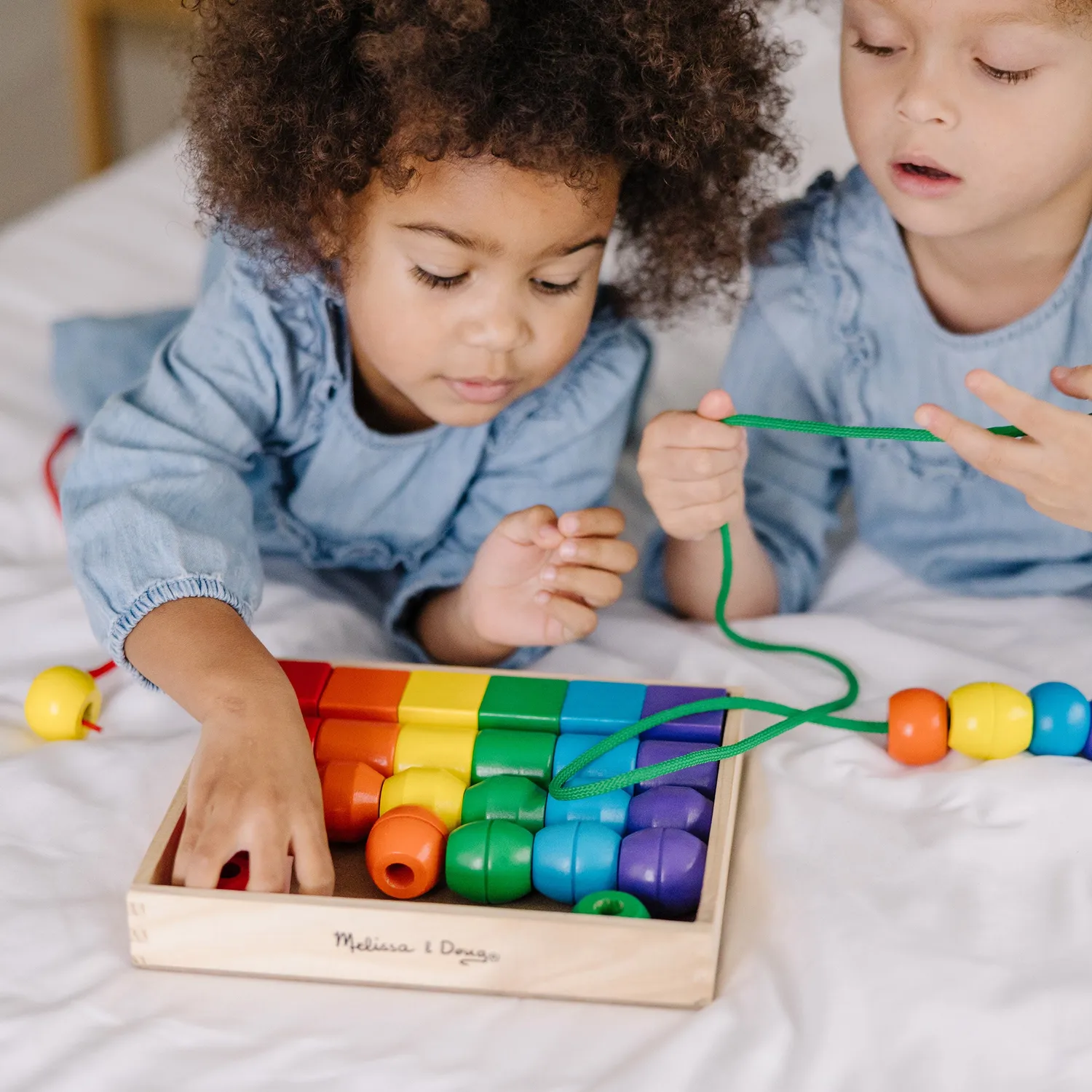 Melissa & Doug Primary Lacing Beads rijgspel 30 kralen