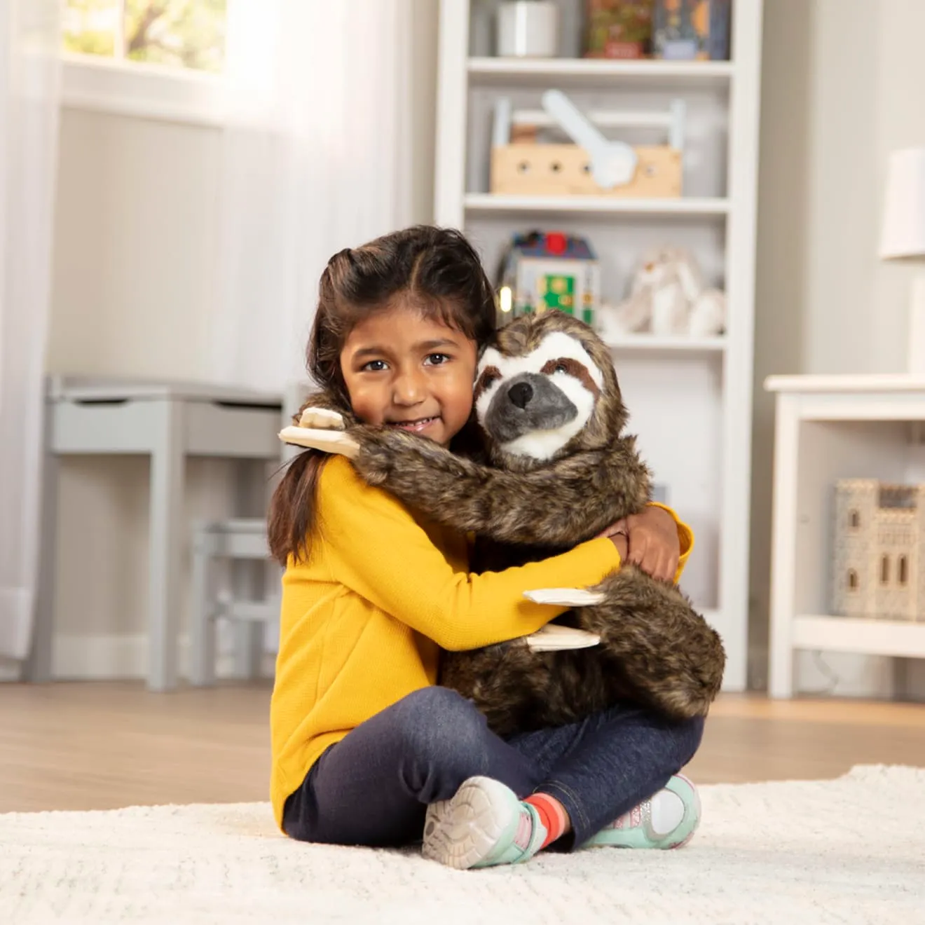 Melissa & Doug Lifelike Plush luiaard knuffel zacht 37 cm